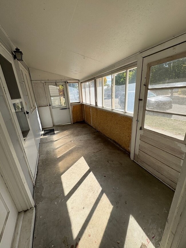 Building Photo - 309 S 33rd St