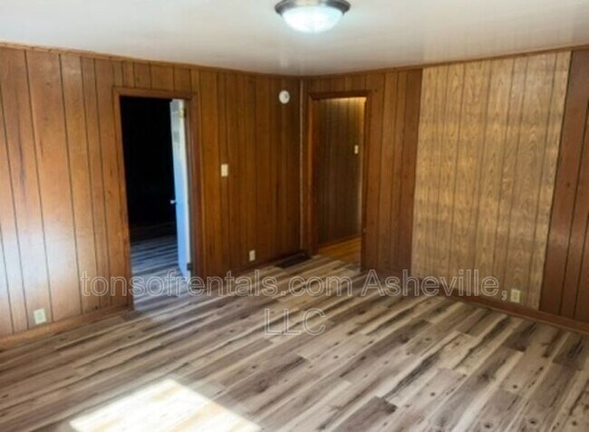 Foto del edificio - 418 Old Buckeye Cove Rd