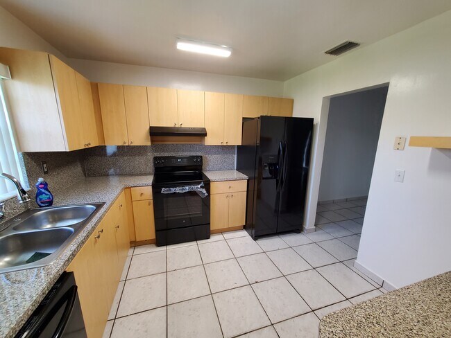 Building Photo - 10714 SW 152nd Ter