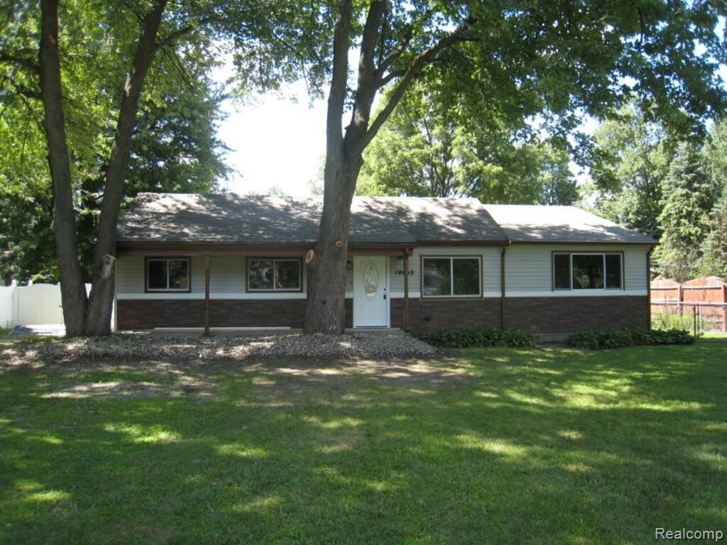 Primary Photo - 19669 Merriman Ct