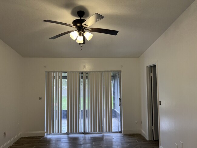 Foto del edificio - 7826 Clubhouse Estates Dr
