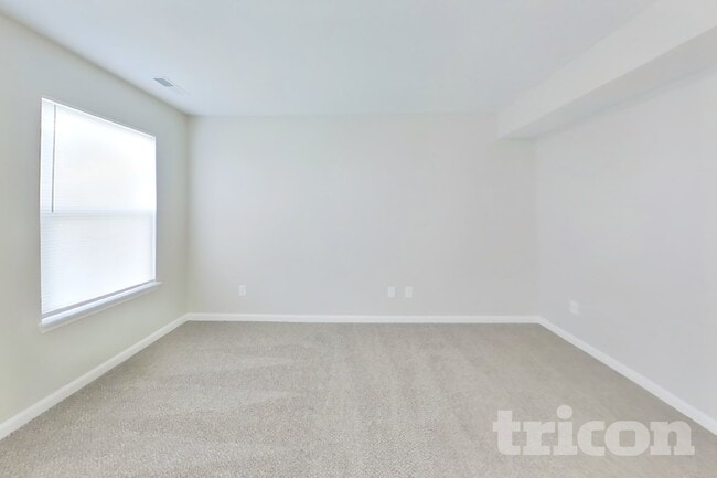 Building Photo - 501 Foliage Ln
