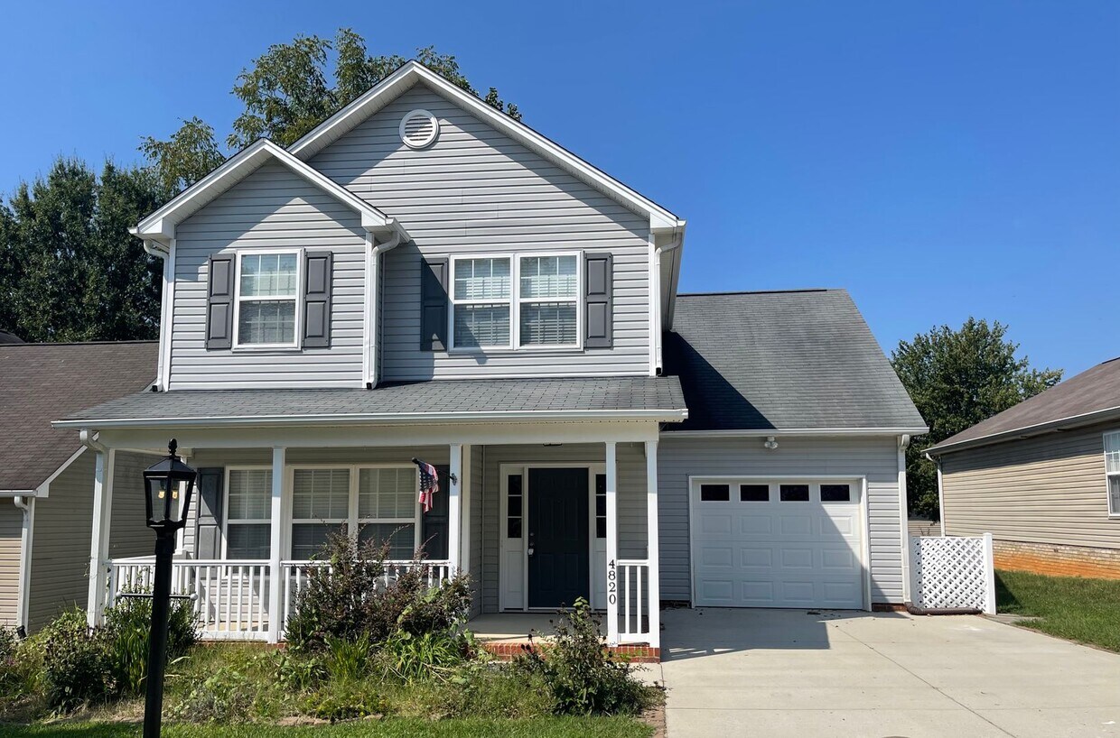 Primary Photo - A beautiful home with 4 bedrooms with fres...