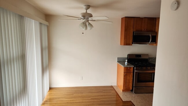 Dining Room - 400 Raymondale Dr