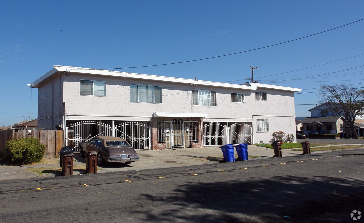 Building Photo - 161 Marina Way