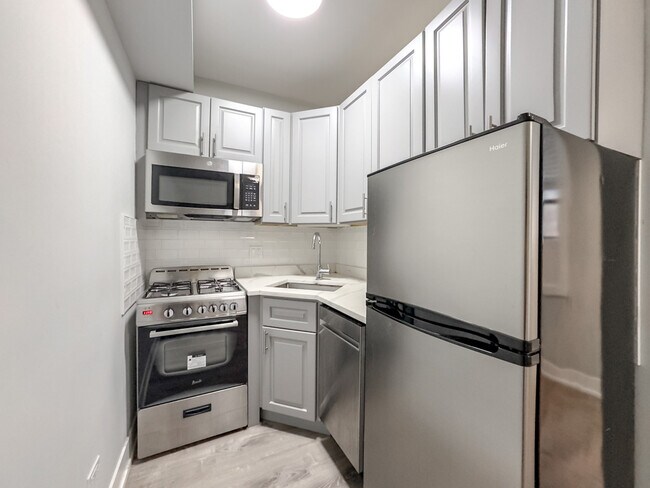 Foto del edificio - 501 W Belmont Ave