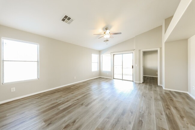 Foto del edificio - 2201 S 84th Ave