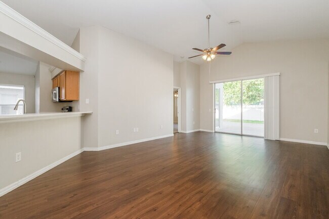 Foto del edificio - 12911 Tribute Dr