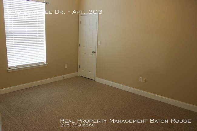 Building Photo - Perfect Apartment by LSU!