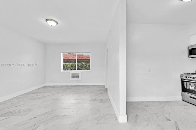 Foto del edificio - 1839 Funston St