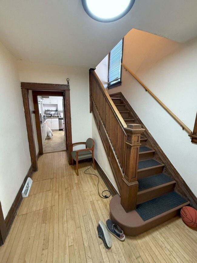 Building Photo - 1117 Bowen Ct