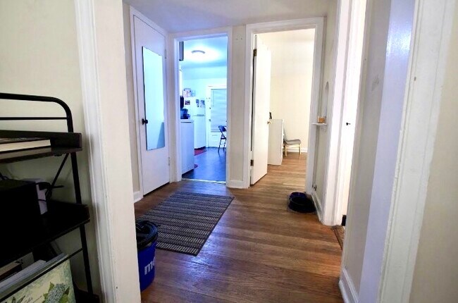 Foto del edificio - 4874 N Port Washington Rd