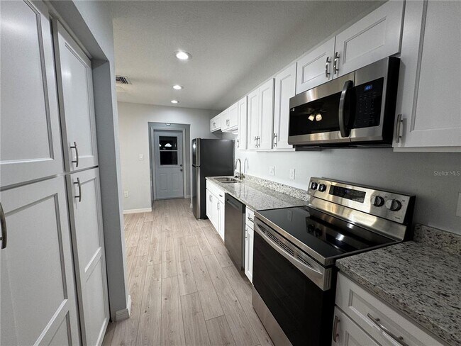 Foto del edificio - 2205 Cypress Cove Dr