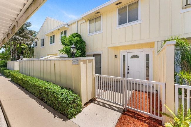 Foto del edificio - 6175 Riverwalk Ln