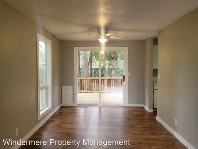 Building Photo - 3 br, 1.5 bath House - 3945 Fischer Park A...
