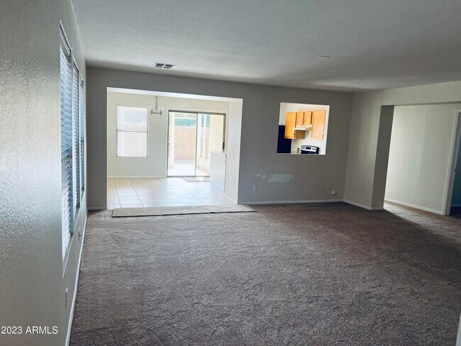 Building Photo - 5651 Flossmoor Ave