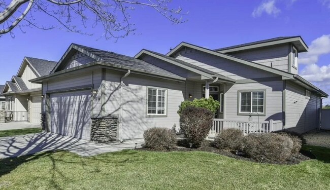 Foto del edificio - Exceptionally maintained Single level 3 bedroom home available soon!