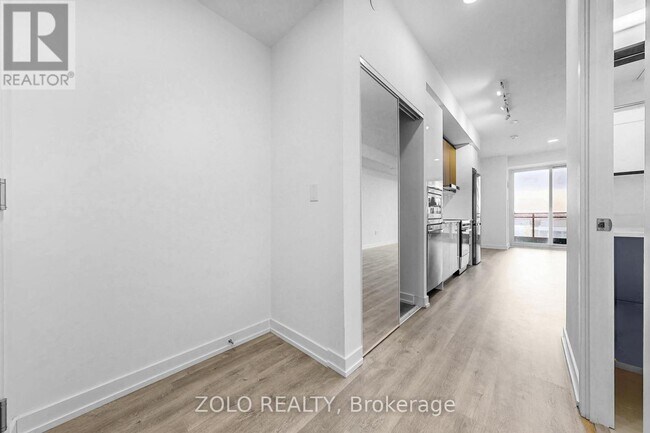 Photo du bâtiment - 9763 Markham Rd