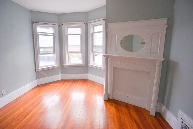 Building Photo - 539 Washington St