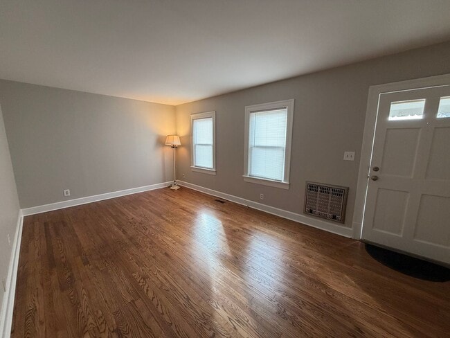 Foto del edificio - Charming 3 Bed 1 Bath Home Minutes From MTSU