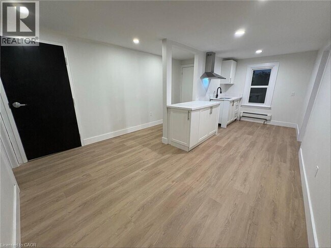 Photo du bâtiment - 803 King St