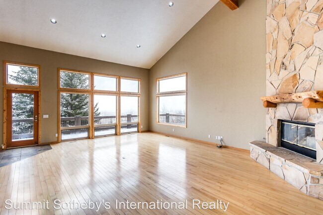 Building Photo - 6 br, 3.5 bath House - 4673 Nelson Court