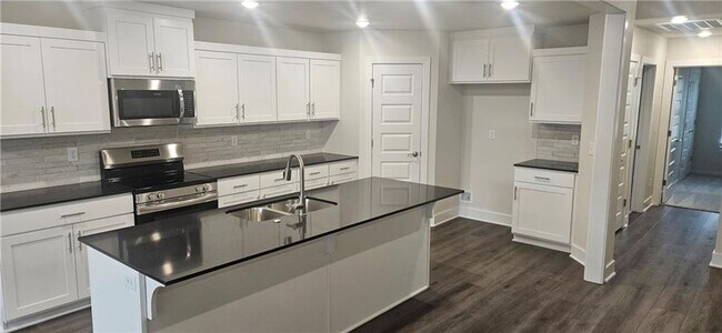 Foto del edificio - Nice New Construction Home in W Fayetteville