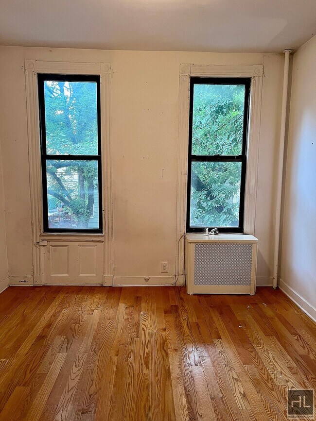 Foto del edificio - 2 BR 2 BA in Prime Bushwick