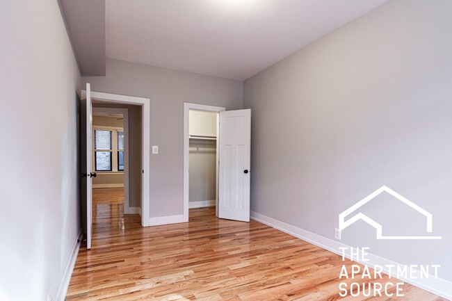 Foto del edificio - 3523 N Racine Ave