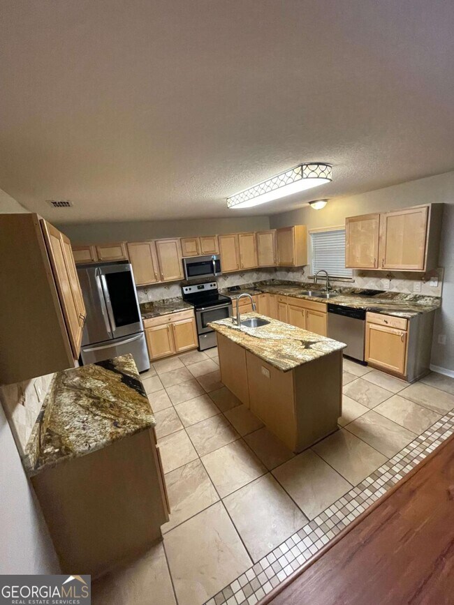 Building Photo - 421 Brooklet Cir