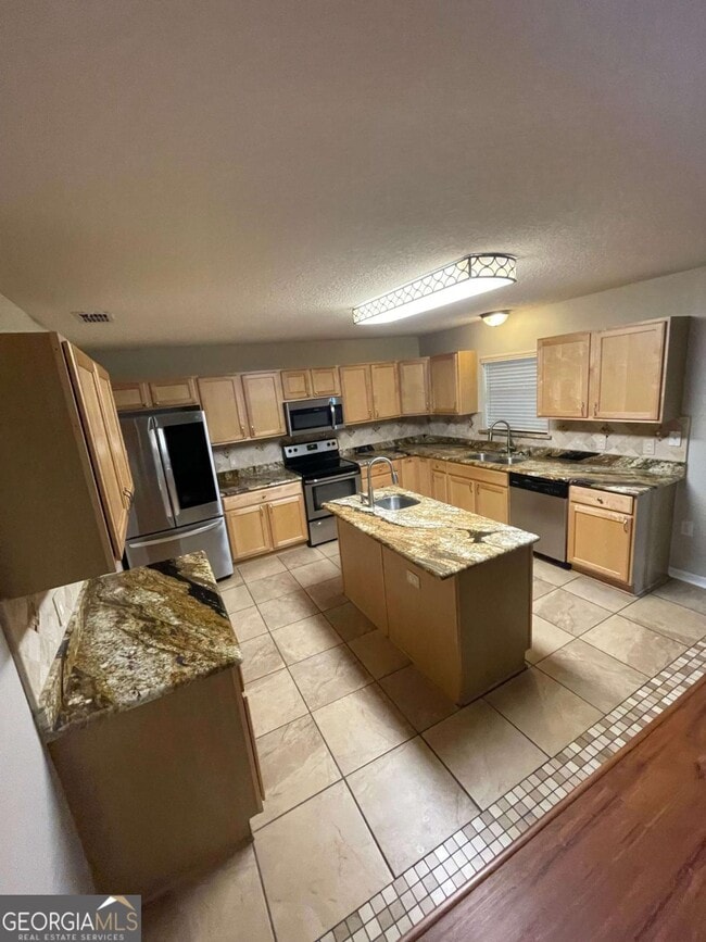 Foto del edificio - 421 Brooklet Cir