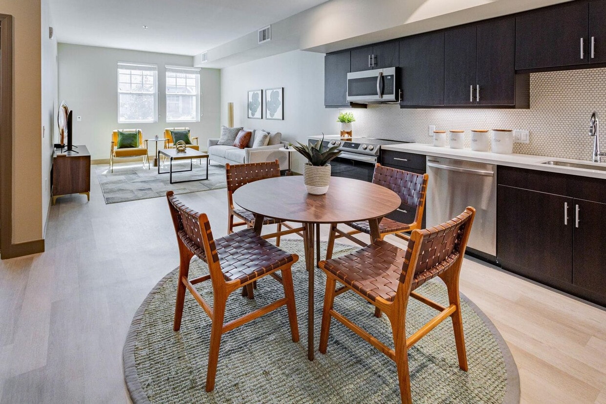 Foto principal - 920 Bayswater Ave