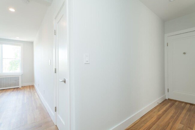 Foto del edificio - 284 Chestnut Hill Ave