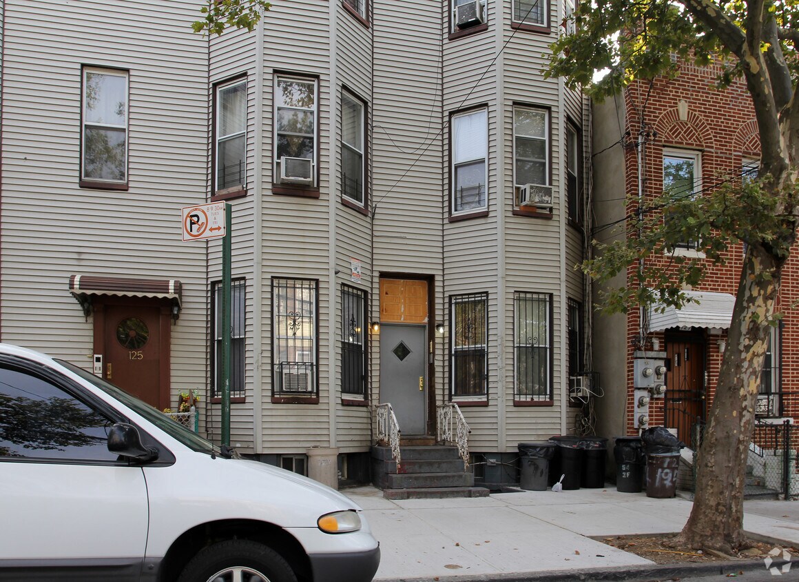 Foto del edificio - 127 Miller Ave