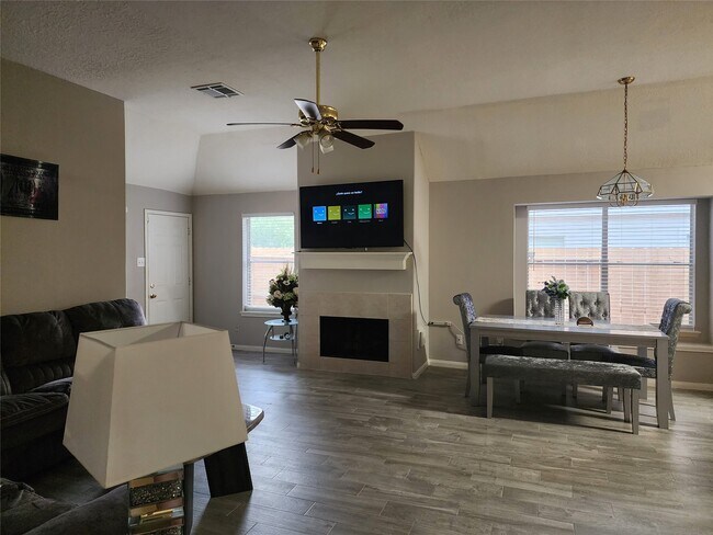 Building Photo - 8835 Aspen Meadow Dr