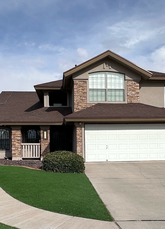 Building Photo - 1416 Stone Canyon Way