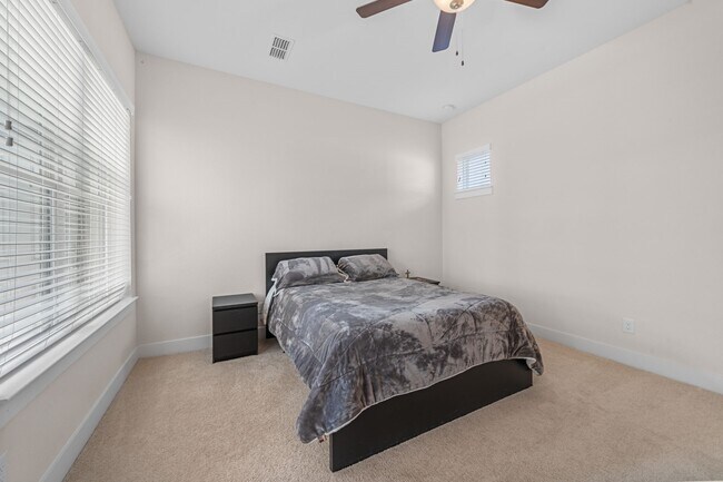 Foto del edificio - 28750 Shoalhaven Ct