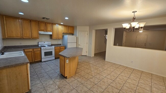 Building Photo - 4209 E Babbling Brook Dr