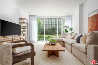 Building Photo - 9000 W 3rd St