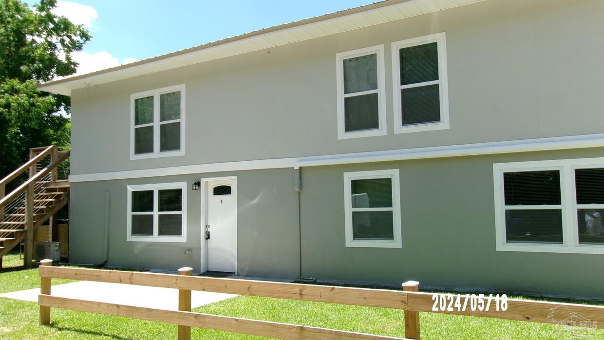 Foto principal - 371 Cain Ave