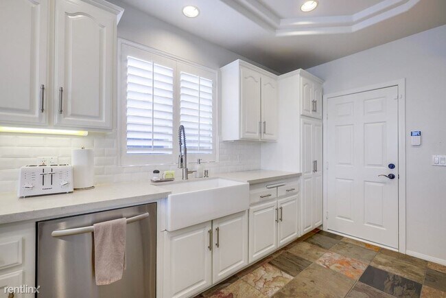 Foto del edificio - 3 br, 2.5 bath Townhome - 1581 Orange Aven...