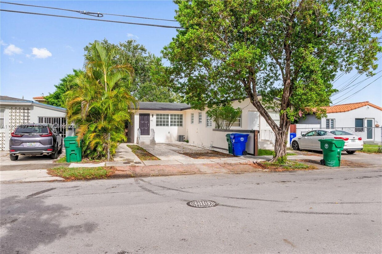 40 NW 32nd Ave Unit 40, Miami, FL 33125 Room for Rent in Miami, FL
