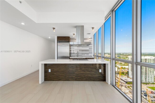 Foto del edificio - 1100 Biscayne Blvd