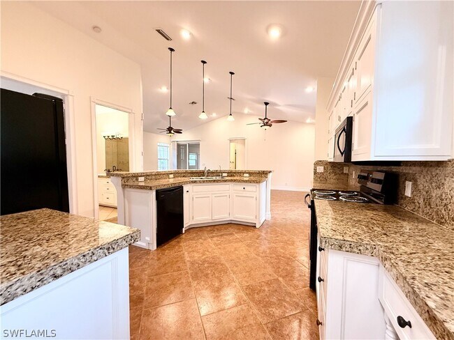 Foto del edificio - 4125 13th Ave SW