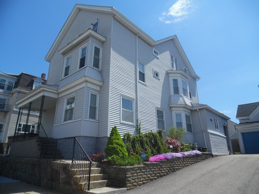 27 Gagnon St Unit 2, Fall River, MA 02723 Room for Rent in Fall River