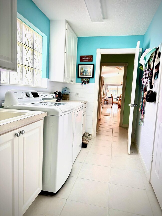 Foto del edificio - 10744 SW Elsinore Dr