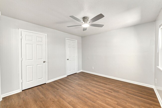 Interior Photo - Legend Oaks Gated Community