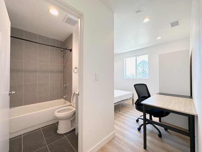 Private Bathroom and bathtub - 1654 W35th Private Suite—Co-living Life