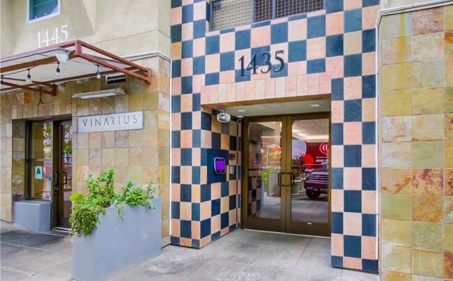 Building Photo - 1435 India St