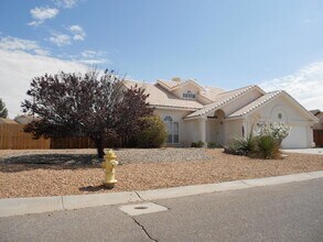 Building Photo - 15 Pinon Ave